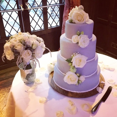 J and V wedding cake