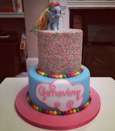 Rainbow dash cake