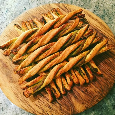 Pesto breadsticks